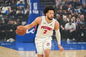299930