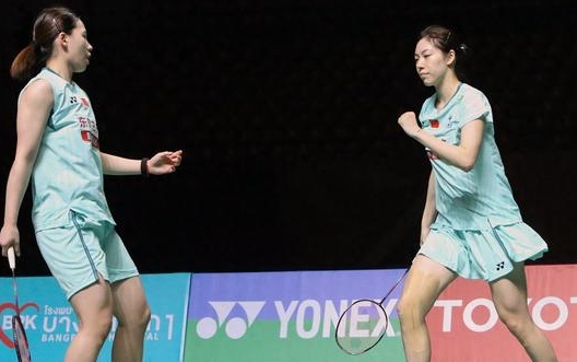 泰国赛女双战报:鲍骊婧/曹梓涵2-1逆转日本组合,国羽再添一冠