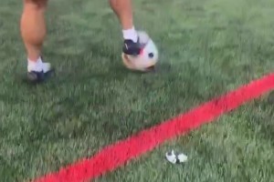 360°转体彩虹过人，你比内马尔还牛！快报警把他抓走吧