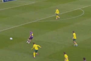 皮开肉绽！球迷：佩戴超小护腿板的潮流必须结束了